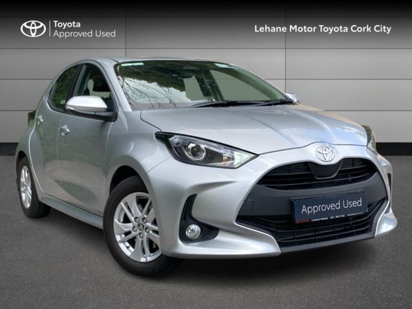 Toyota Yaris Hatchback, Petrol Hybrid, 2025, Silver