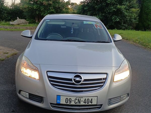 Opel Insignia Hatchback, Diesel, 2009, Silver