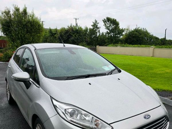 Ford Fiesta Hatchback, Diesel, 2015, Silver