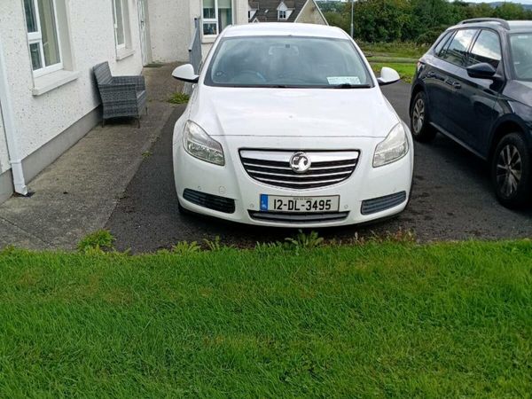 Vauxhall Insignia Hatchback, Diesel, 2012, White