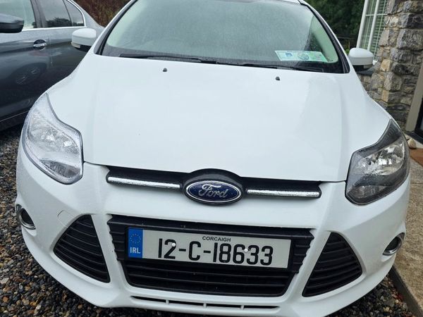 Ford Focus Hatchback, Petrol, 2012, White
