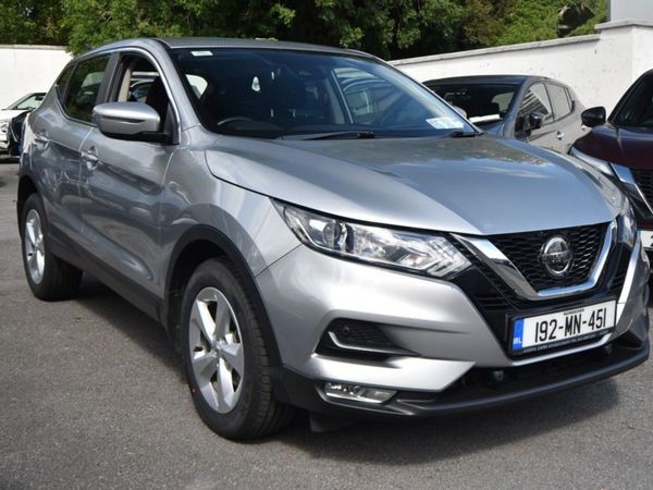 Nissan Qashqai Hatchback, Diesel, 2019, Silver