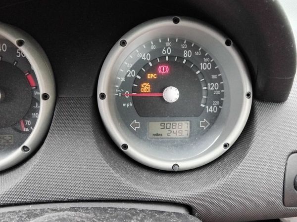 Volkswagen Polo Hatchback, Petrol, 2000, Silver