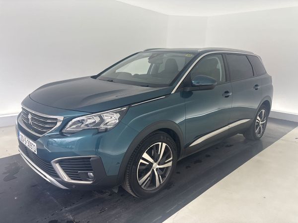 Peugeot 5008 MPV, Diesel, 2020, Green