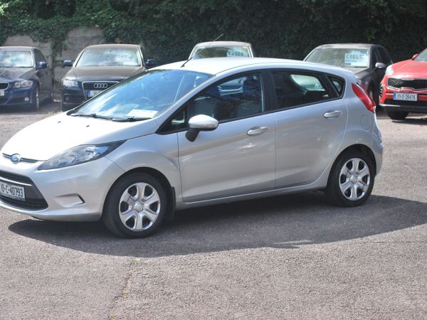Ford Fiesta Hatchback, Diesel, 2010, Silver