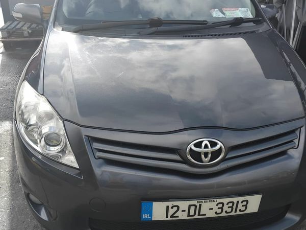 Toyota Auris Hatchback, Petrol, 2012, Grey