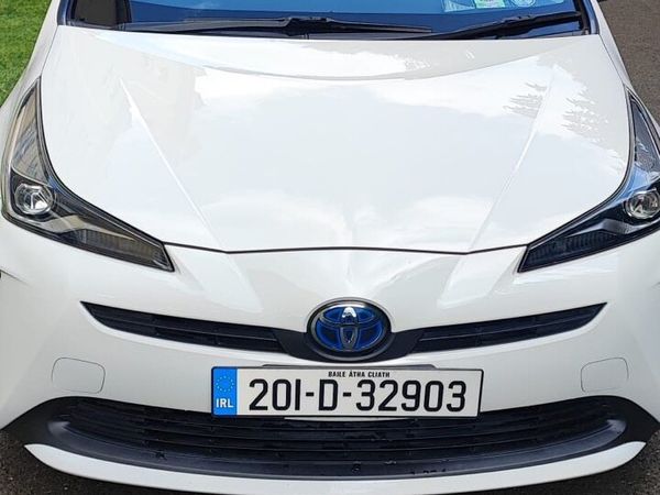 Toyota Prius Hatchback, Petrol Hybrid, 2020, White