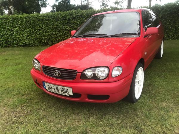 Toyota Corolla Hatchback, Petrol, 2000, Red