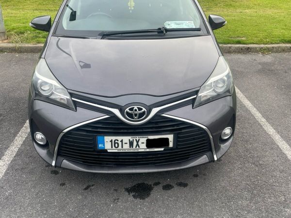 Toyota Yaris Hatchback, Petrol, 2016, Grey
