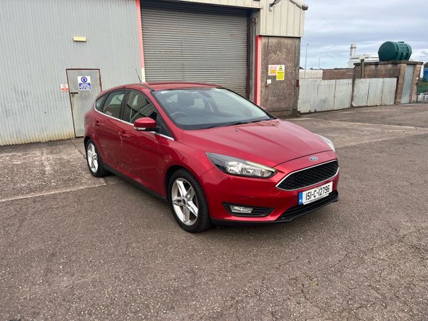 Ford Focus Hatchback, Diesel, 2015, Red