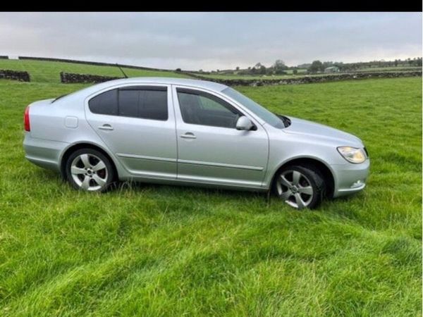 Skoda Octavia Saloon, Diesel, 2011, Silver