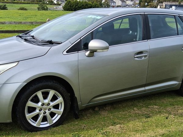 Toyota Avensis Estate, Diesel, 2012, Grey