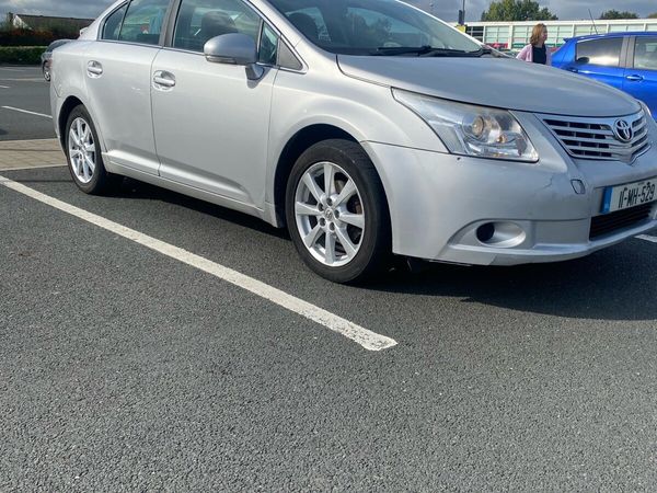 Toyota Avensis Saloon, Diesel, 2011, Silver