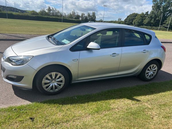 Opel Astra Hatchback, Diesel, 2015, Silver