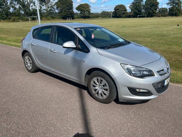 Opel Astra Hatchback, Diesel, 2015, Silver