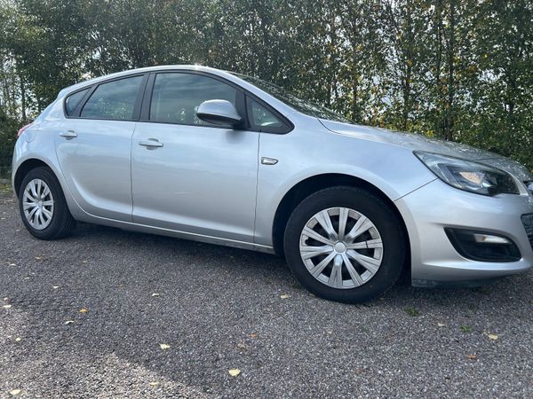 Opel Astra Hatchback, Diesel, 2015, Silver