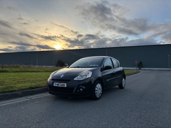 Renault Clio Hatchback, Diesel, 2011, Black
