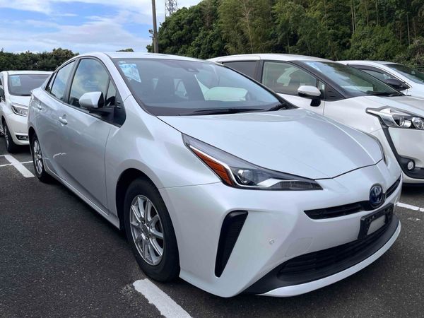 Toyota Prius Saloon, Petrol Hybrid, 2021, White