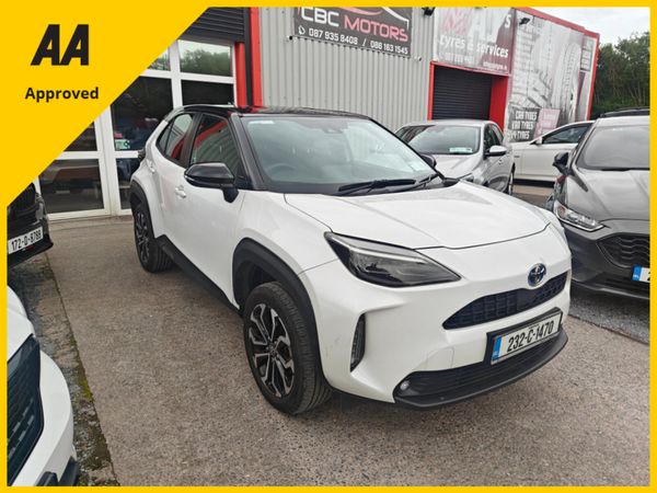 Toyota Yaris Hatchback, Petrol Hybrid, 2023, White