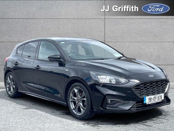Ford Focus Hatchback, Petrol, 2019, Black