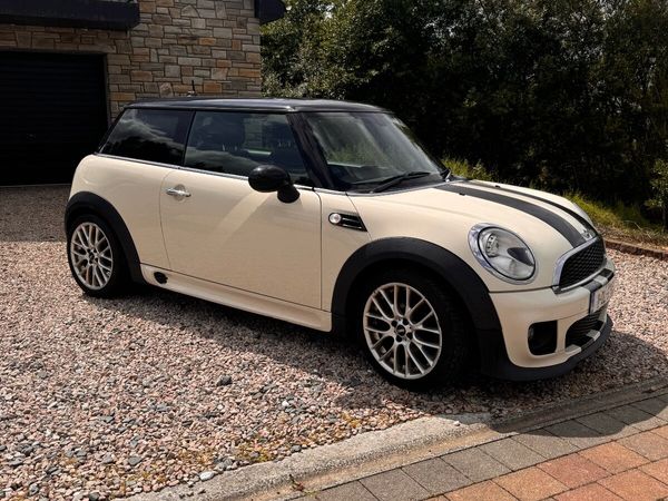 Mini Cooper Hatchback, Diesel, 2011, White