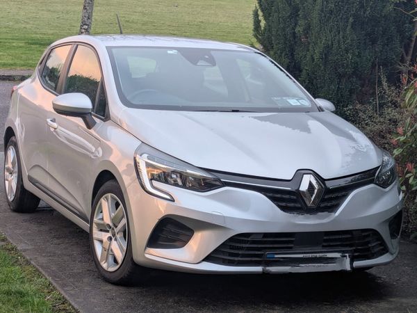 Renault Clio Hatchback, Petrol, 2022, Grey