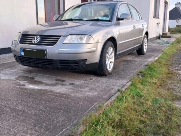 Volkswagen Passat Saloon, Diesel, 2004, Grey
