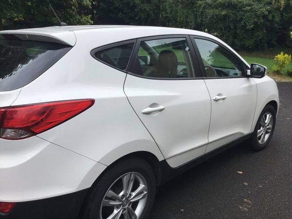 Hyundai ix35 SUV, Diesel, 2012, White