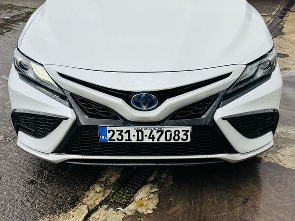 Toyota Prius Saloon, Petrol Hybrid, 2023, White