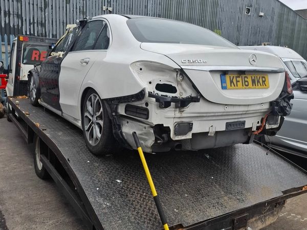 Mercedes-Benz C-Class Saloon, Petrol Hybrid, 2016, White