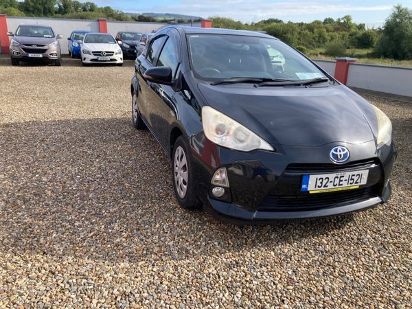 Toyota Aqua Hatchback, Petrol Hybrid, 2013, Black