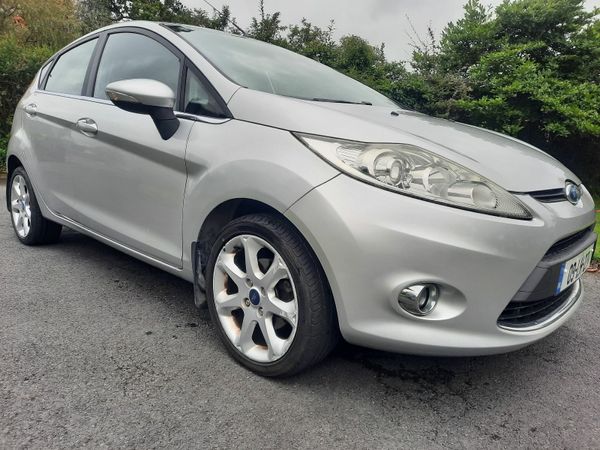 Ford Fiesta Hatchback, Petrol, 2009, Silver