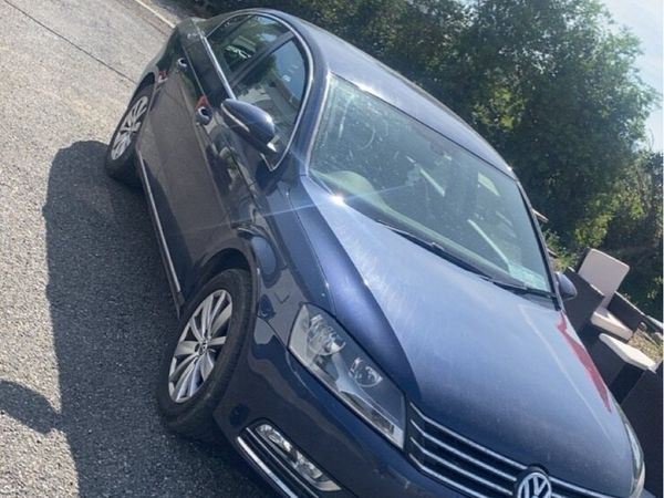 Volkswagen Passat Saloon, Diesel, 2014, Blue