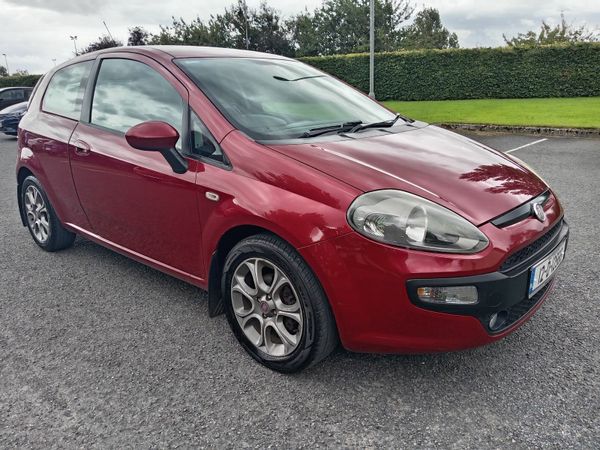 Fiat Punto Hatchback, Petrol, 2012, Red