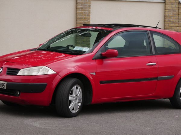 Renault Megane Hatchback, Petrol, 2003, Red