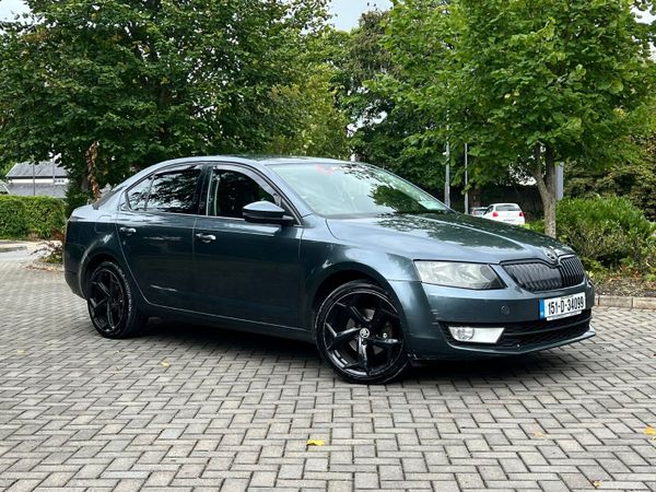 Skoda Octavia Saloon, Diesel, 2015, Grey