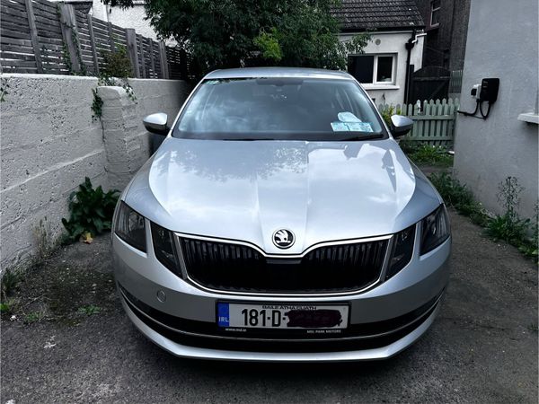 Skoda Octavia Saloon, Petrol, 2018, Grey