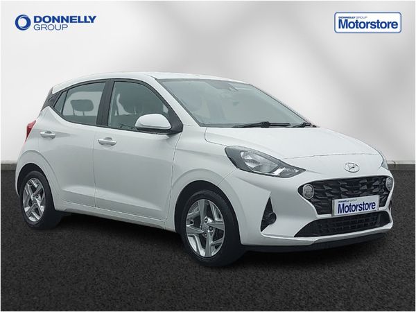 Hyundai i10 Hatchback, Petrol, 2022, White