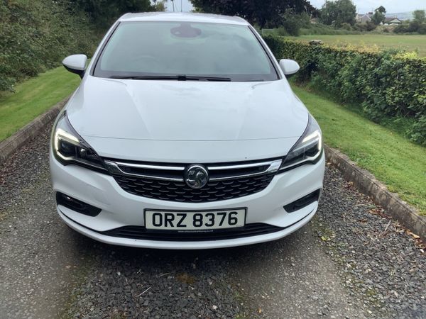 Vauxhall Astra Hatchback, Petrol, 2019, White