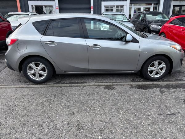 Mazda Mazda3 Hatchback, Diesel, 2011, Silver