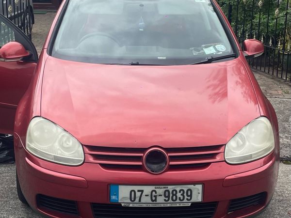 Volkswagen Golf Hatchback, Petrol, 2007, Red