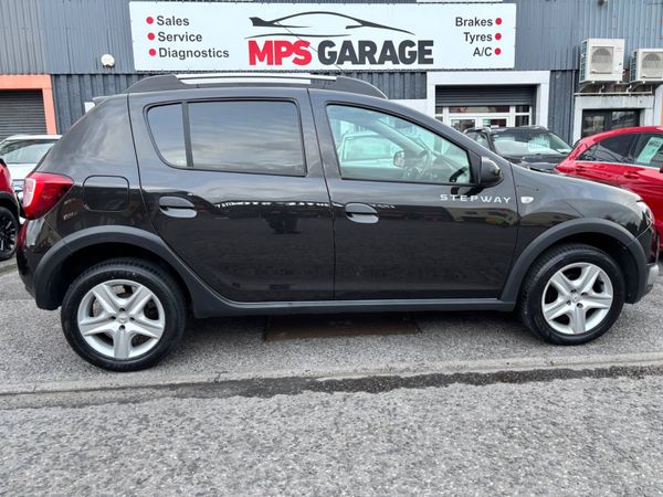Dacia Sandero Stepway Hatchback, Diesel, 2016, Black