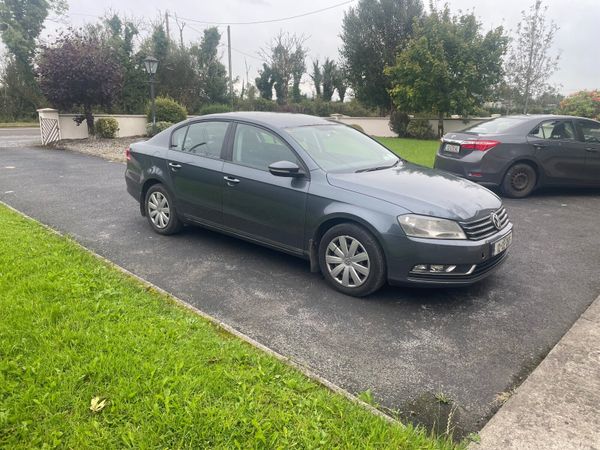 Volkswagen Passat Saloon, Diesel, 2012, Grey