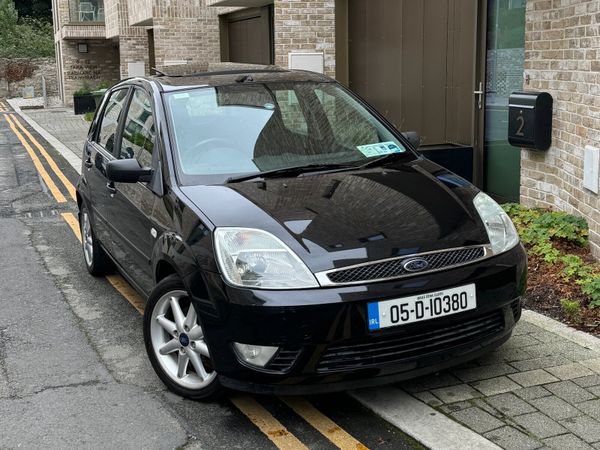 Ford Fiesta Hatchback, Petrol, 2005, Black