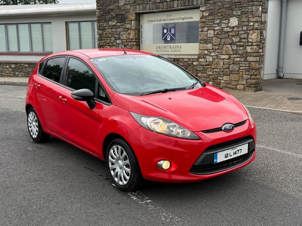 Ford Fiesta Hatchback, Petrol, 2012, Red