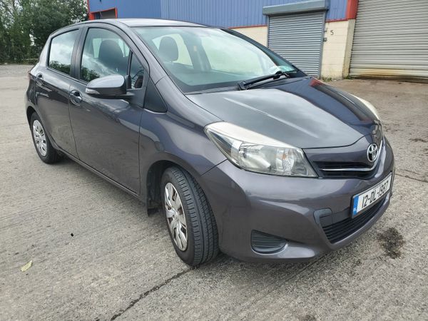 Toyota Yaris Hatchback, Petrol, 2012, Grey