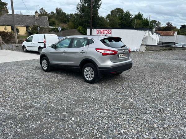 Nissan Qashqai Hatchback, Diesel, 2014, Silver