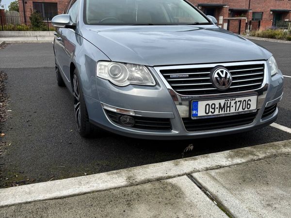 Volkswagen Passat Saloon, Diesel, 2009, Grey