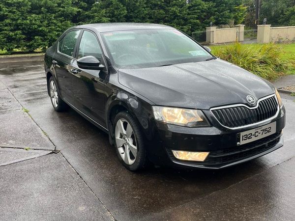 Skoda Octavia Saloon, Petrol, 2013, Black