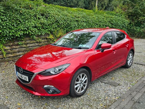 Mazda Mazda3 Hatchback, Diesel, 2015, Red